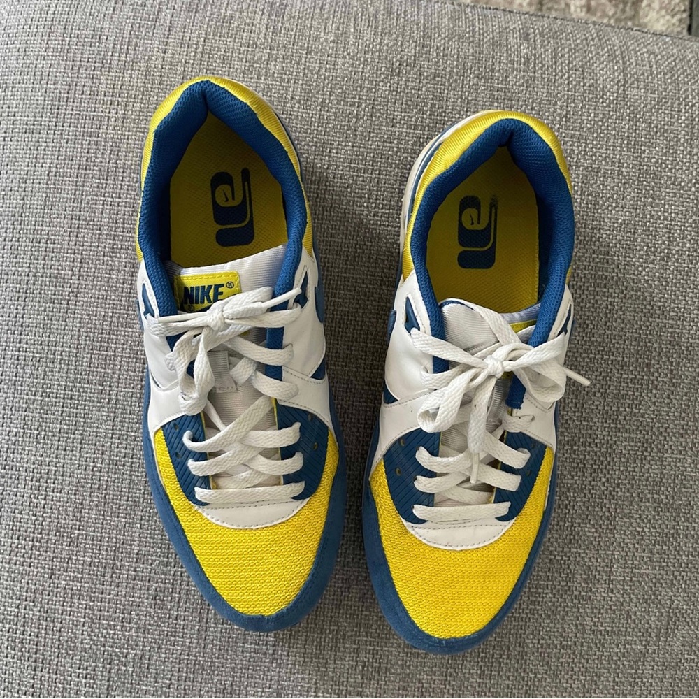 Used Air Max “Whit academy blue” size 8 men’s/9.5 women’s